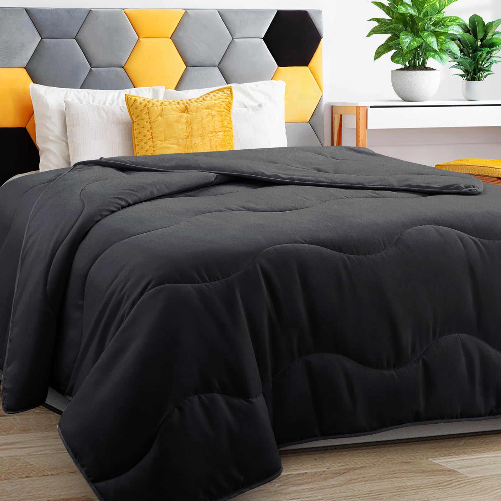 Meelus Lightweight Comforter Cooling Duvet Insert Black, All Season Breathable Queen Size Duvet, Soft Microfiber Summer Cool Dow